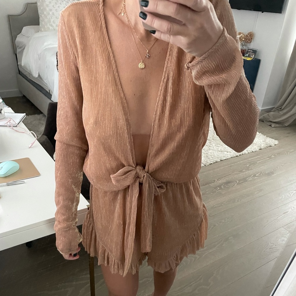 Super cute romper great for winter & summer!